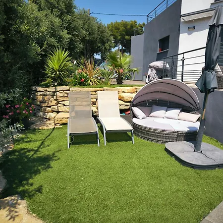 Villa Avec Piscine Au Calme Vue *
